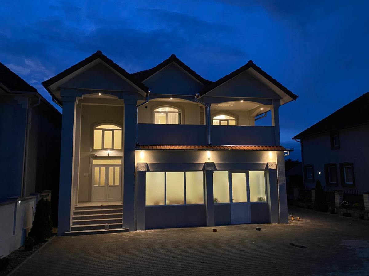 Absolut Residence Haţeg المظهر الخارجي الصورة